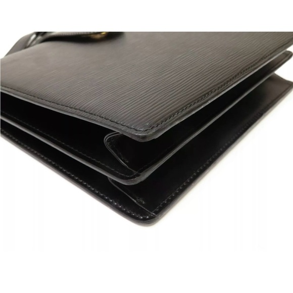 Louis Vuitton Epi Capucines Shoulder Bag - Picture 5 of 14